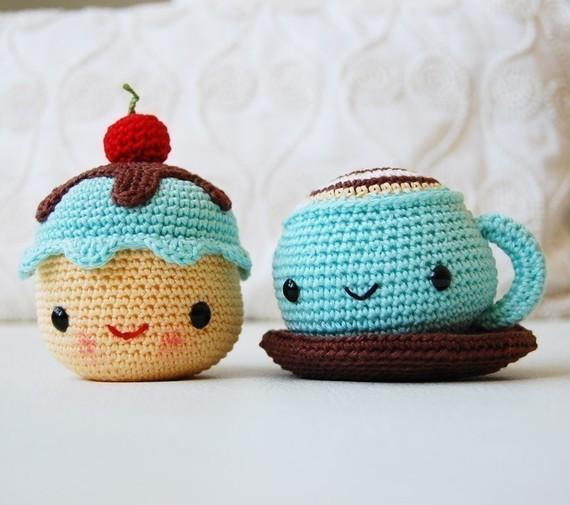 Amigurumi Crochet Pattern - Mr. Coffee And Miss Cupcake